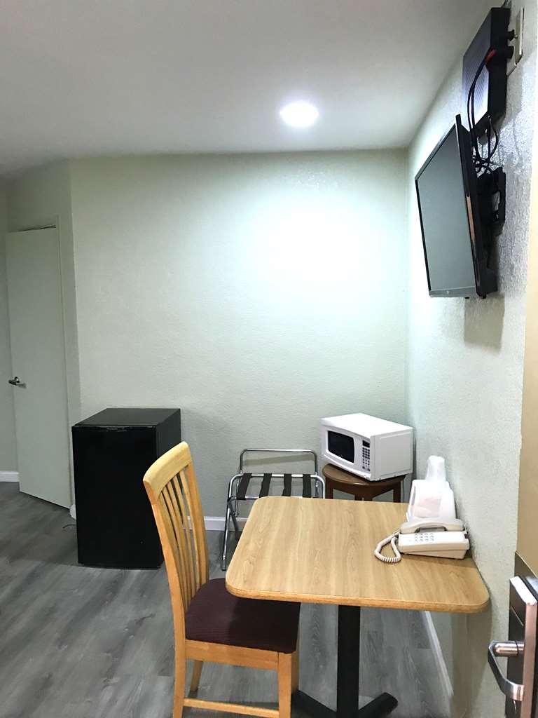 Motel Americas Best Value Visalia