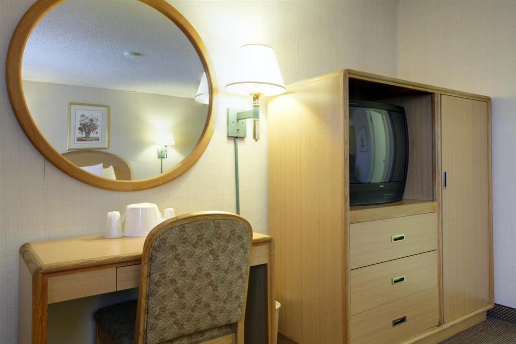 Motel Americas Value Visalia